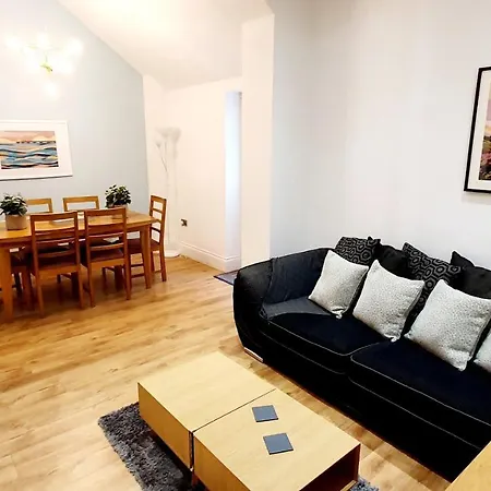 Superb 2 Beds 2 Baths New Apartment W/ Garden+Patio-3