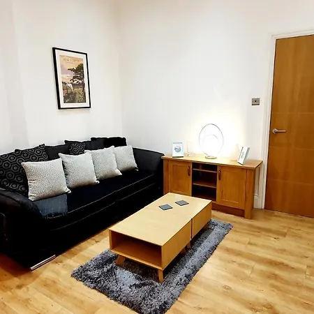 Superb 2 Beds 2 Baths New Apartment W/ Garden+Patio-2